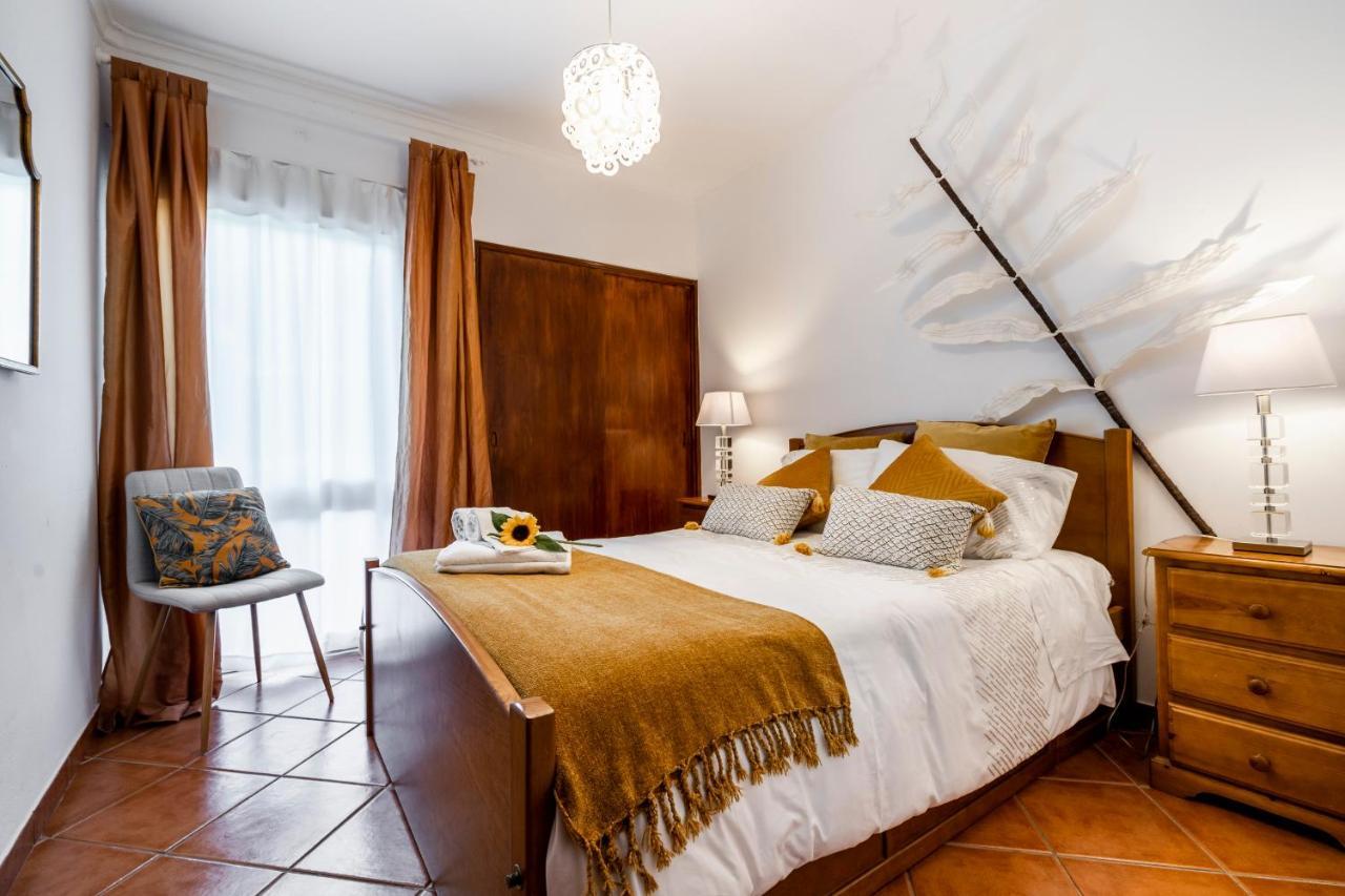 Cosy By The Pool Apartment Quarteira Exterior photo